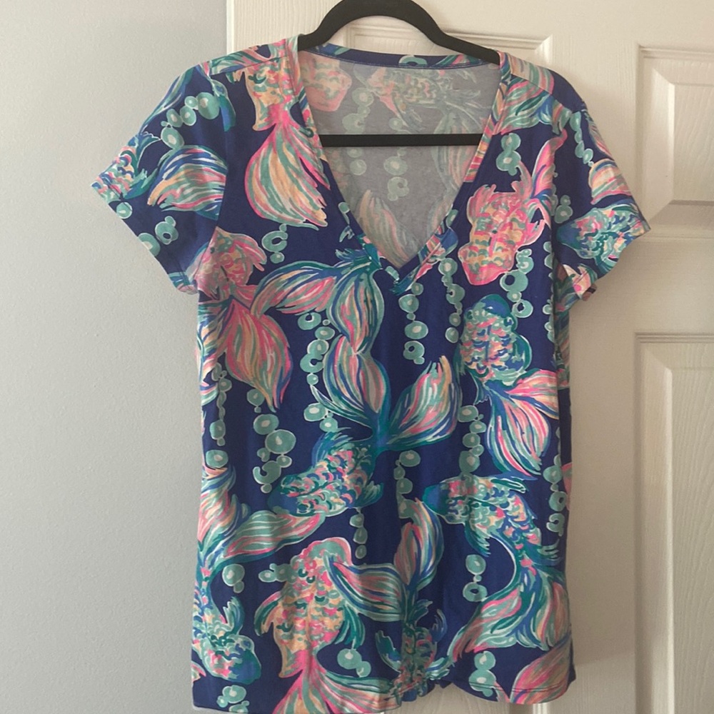 Lilly t shirt with Koi fish